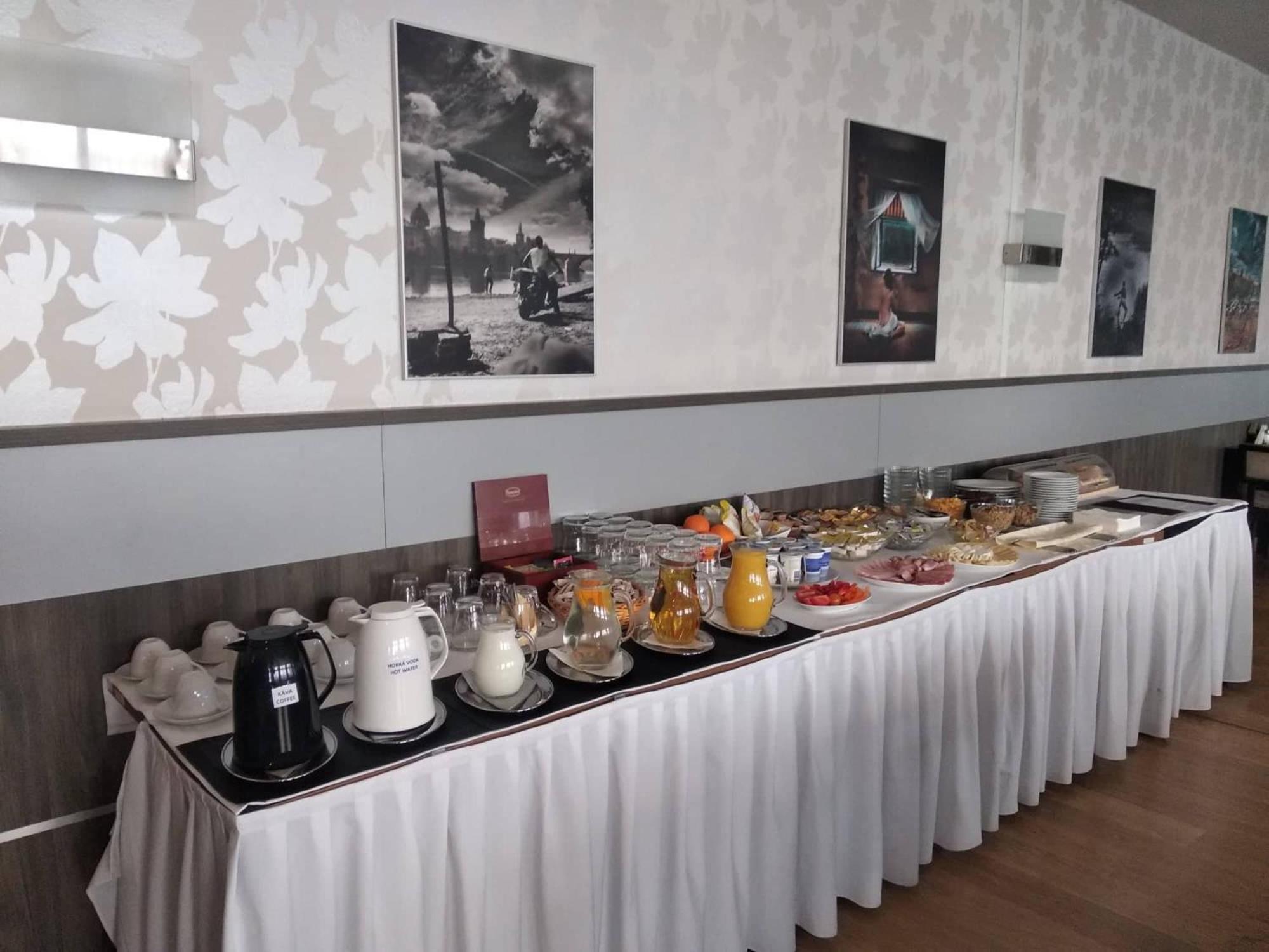 Hotel Monde อูแฮร์สกีโบรด ภายนอก รูปภาพ