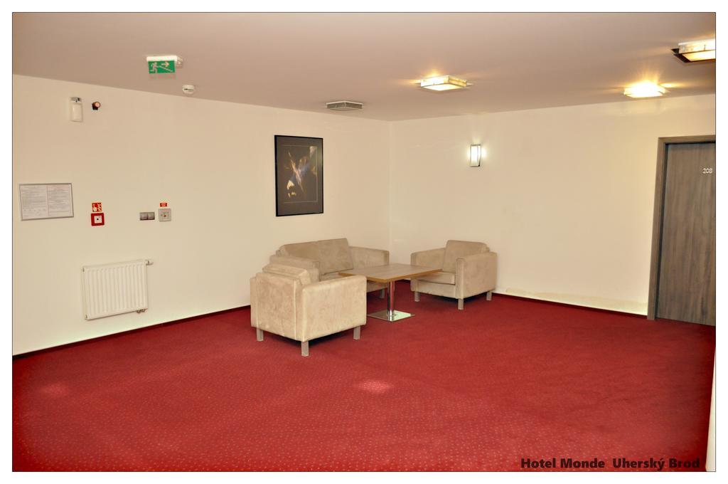 Hotel Monde อูแฮร์สกีโบรด ภายนอก รูปภาพ