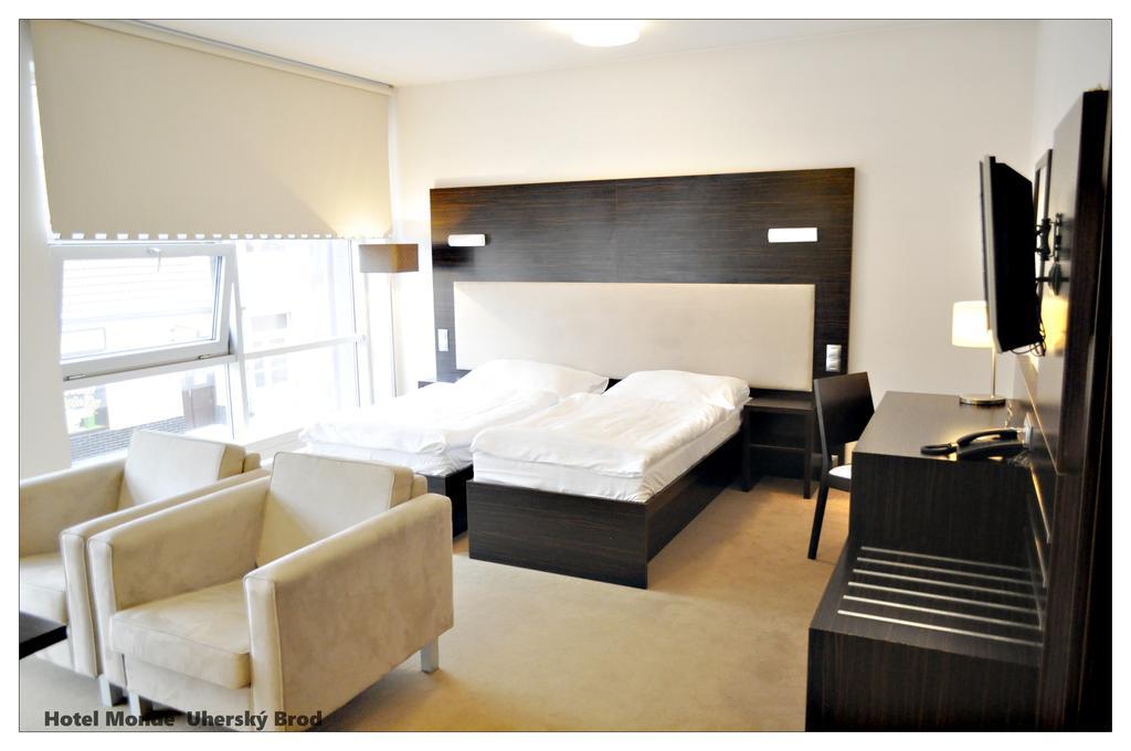 Hotel Monde อูแฮร์สกีโบรด ภายนอก รูปภาพ