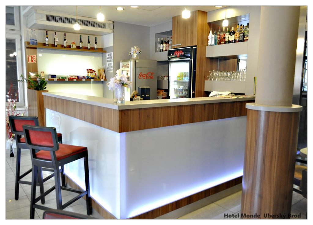 Hotel Monde อูแฮร์สกีโบรด ภายนอก รูปภาพ