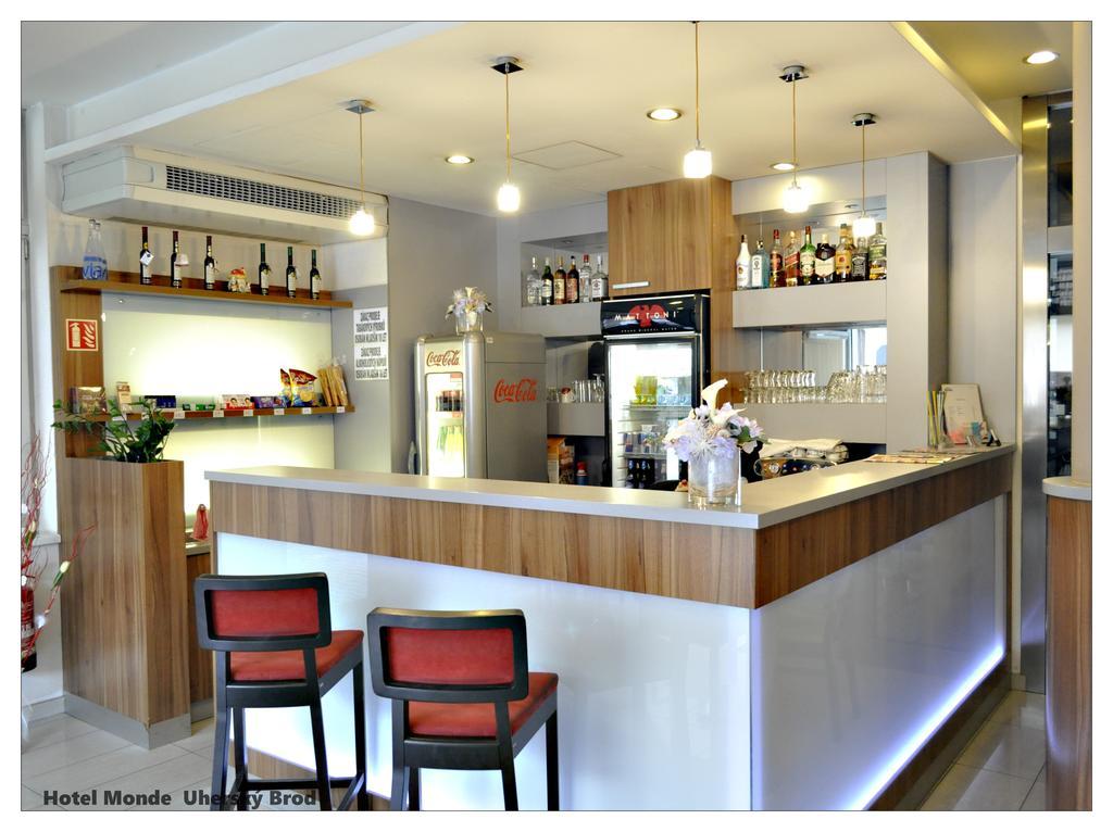 Hotel Monde อูแฮร์สกีโบรด ภายนอก รูปภาพ