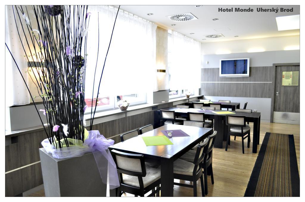 Hotel Monde อูแฮร์สกีโบรด ภายนอก รูปภาพ